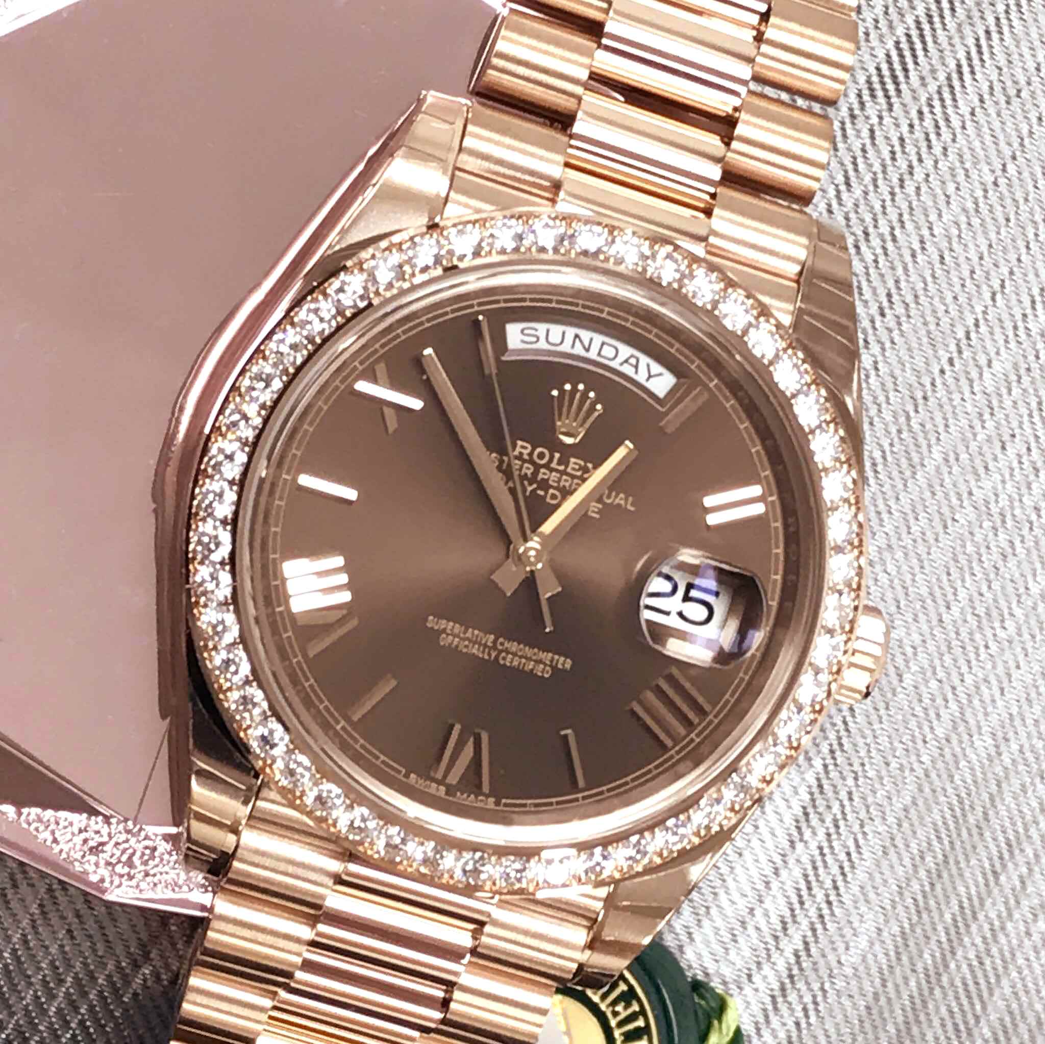 全新rolex 勞力士 星期日曆型 18k玫瑰金鑲鑽 深啡色 自動機芯 228345