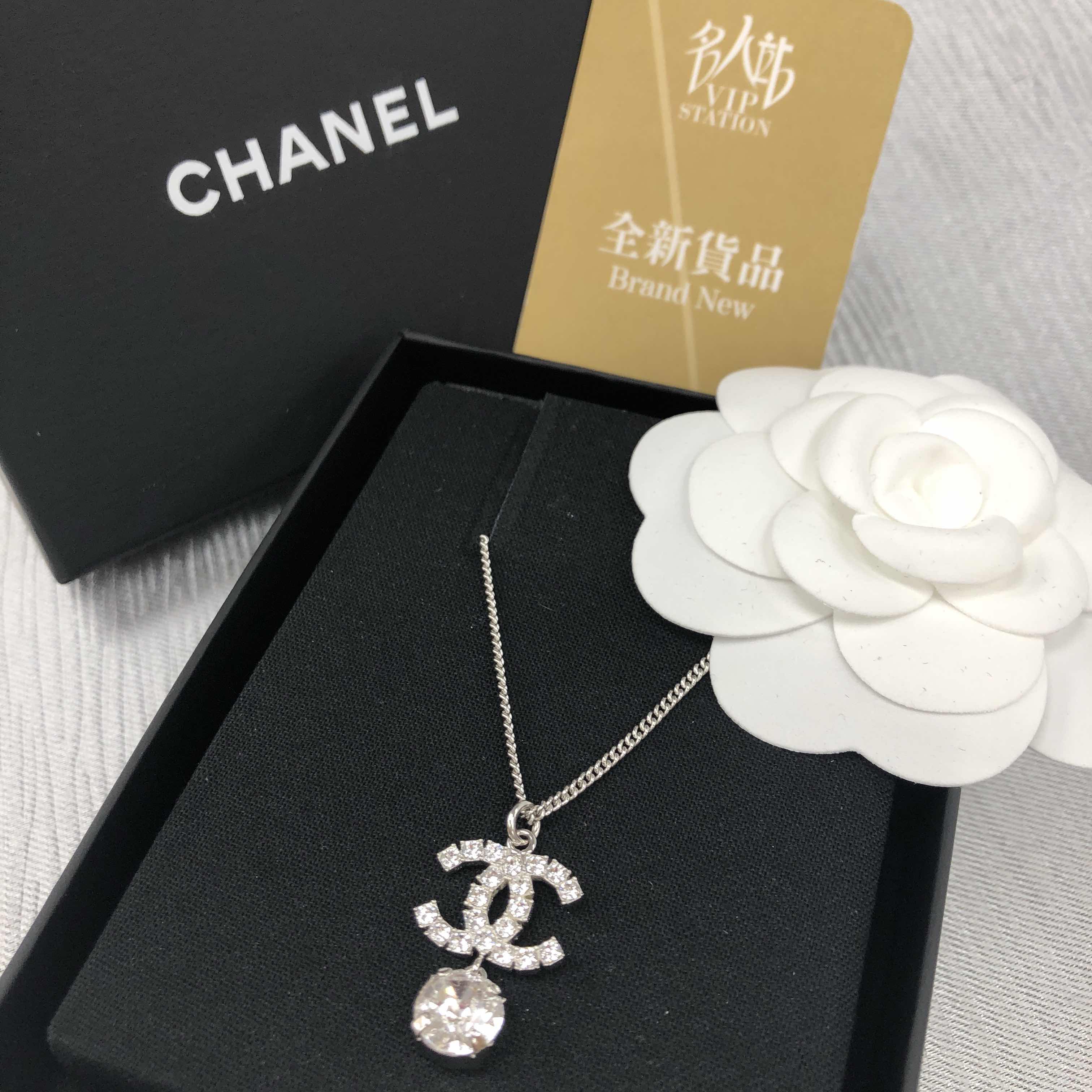 CHANEL シルバー CCロゴペンダントネックレス キラキラ華やか☆【CHANEL】CCロゴ ネックレス (CHANEL/ネックレス