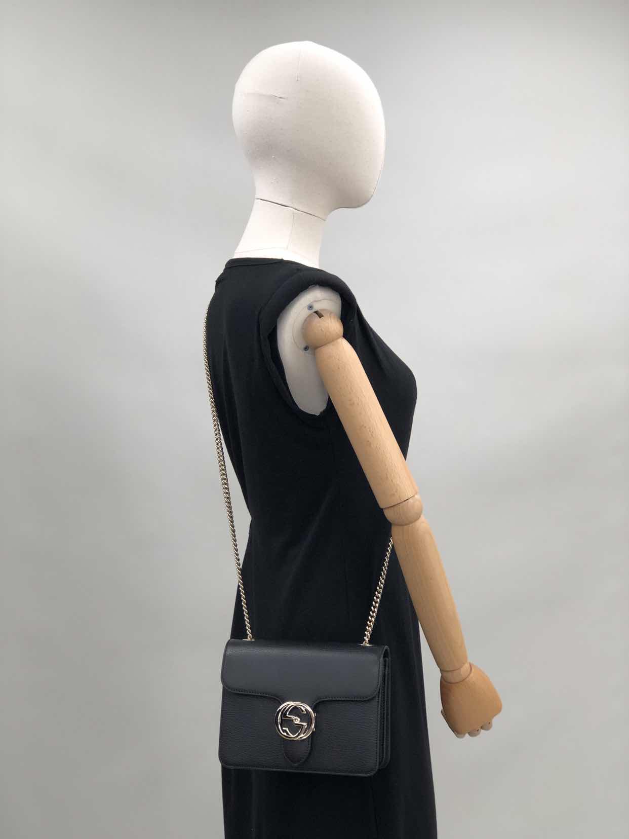 GUCCI バッグ　定価50万 注目!グッチ GGロック チェーンショルダーバッグ 偽物 510304