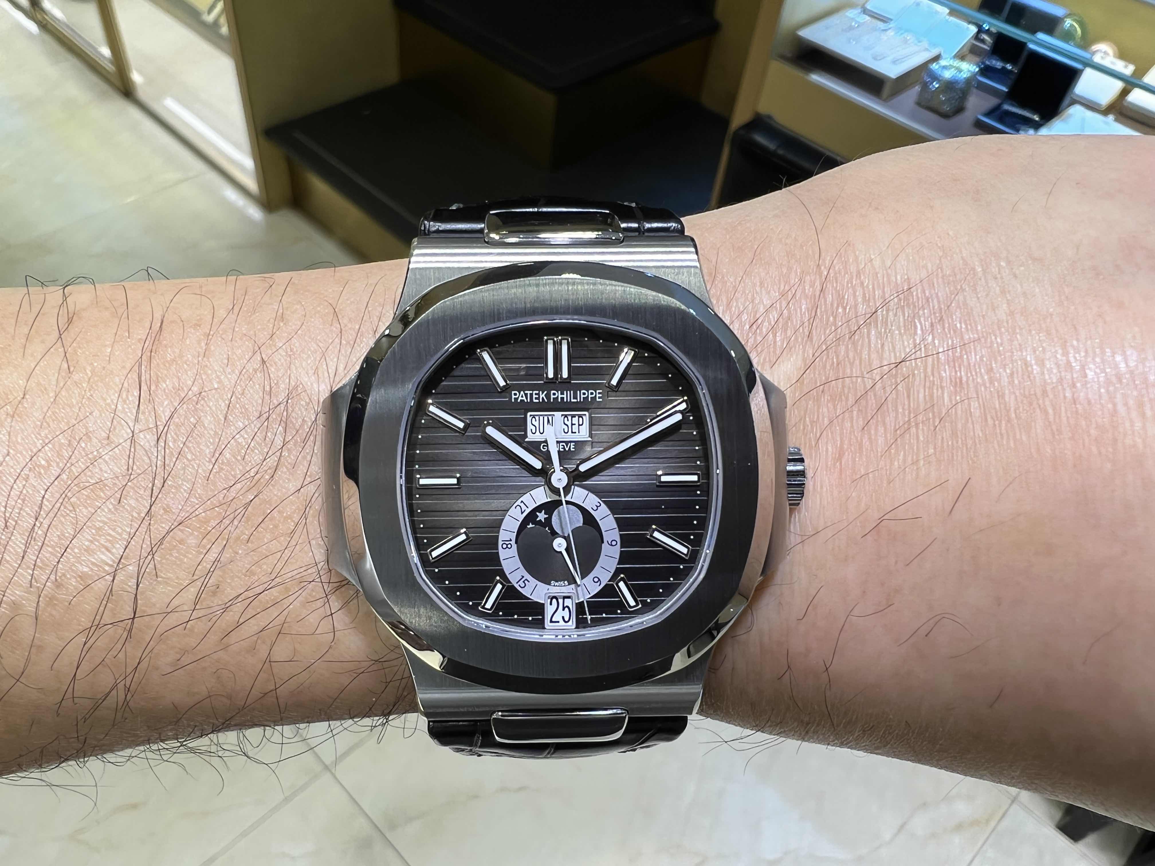 新品 パテックフイリップ ノーチラス ステンレス グレー 自動