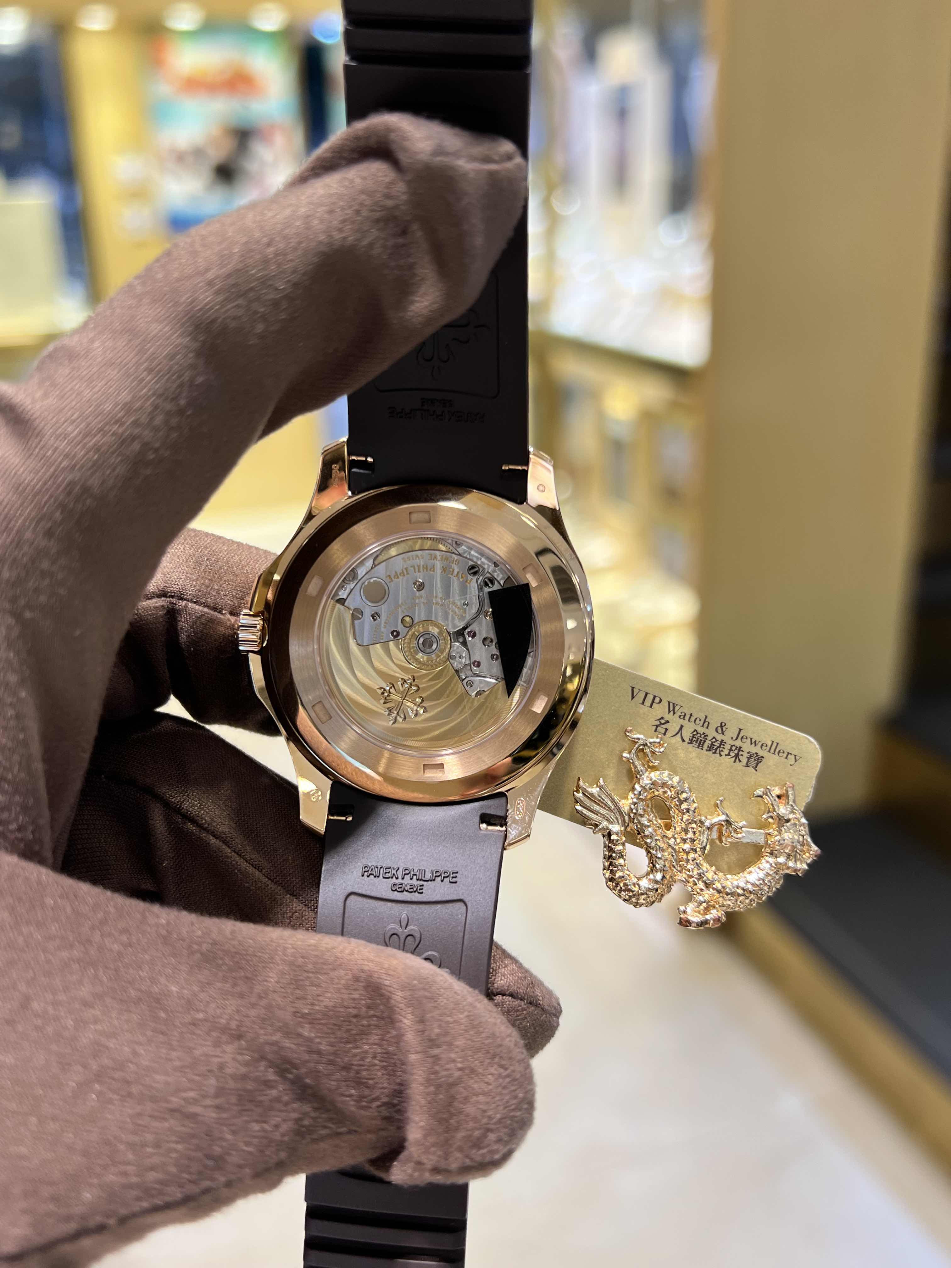 Wrist Patek 5711 Gold Patek Philippe Nautilus 5711/1R Rosegold 1:1