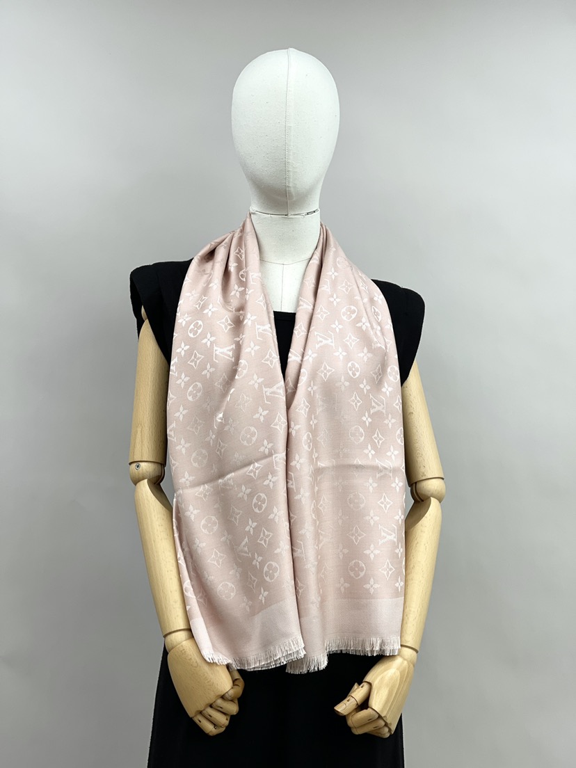 LOUIS VUITTON 大判ストール　salmon pink ルイヴィトン Louis Vuitton 大判ストール シルク＆ウール