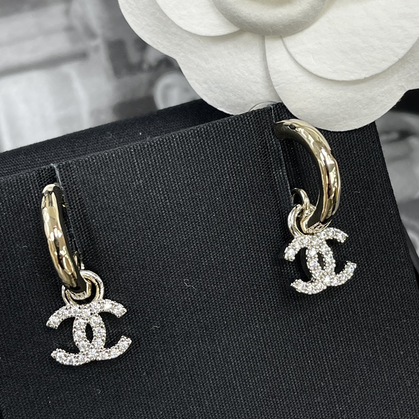 NEW CHANEL EARRING AB8289 GP METAL GOLD