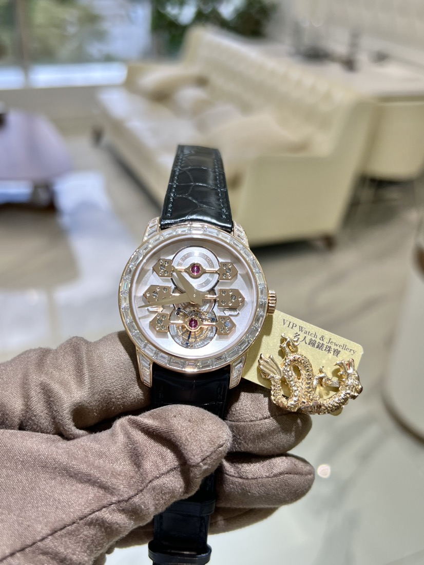 NEW GIRARD PERREGAUX TOURBILLON WITH THREE GOLD BRIDGES NEW GIRARD PERREGAUX TOURBILLON WITH THREE GOLD BRIDGES