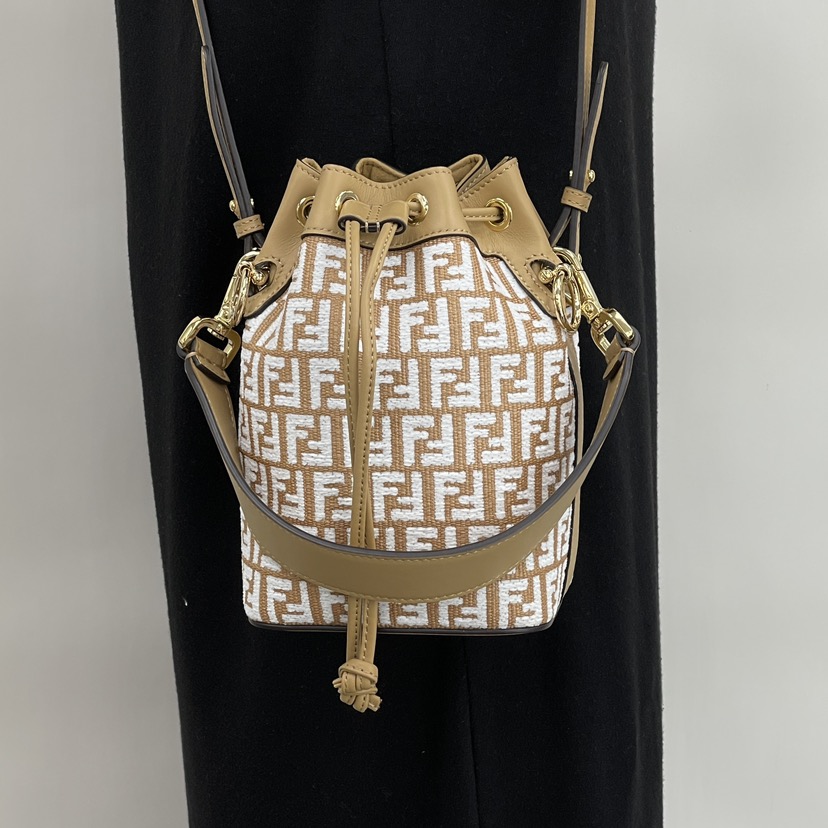 ★国内発フェンディ FENDI バケットバッグ 8BS010 AQ19 F1MB1 楽天市場】フェンディ FENDI バケットバッグ 2WAY ショルダー