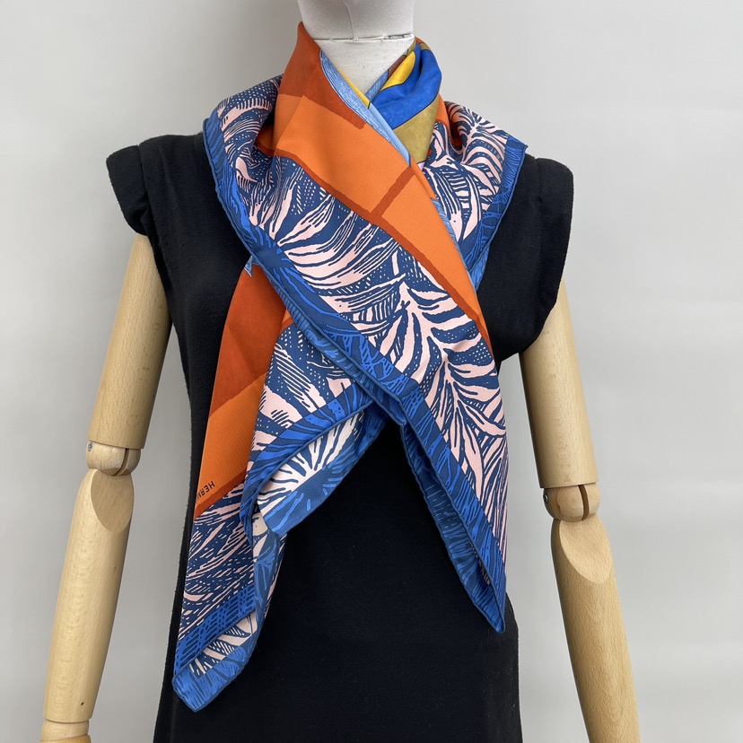 NEW HERMES SCARF 90CM SILK BLUE