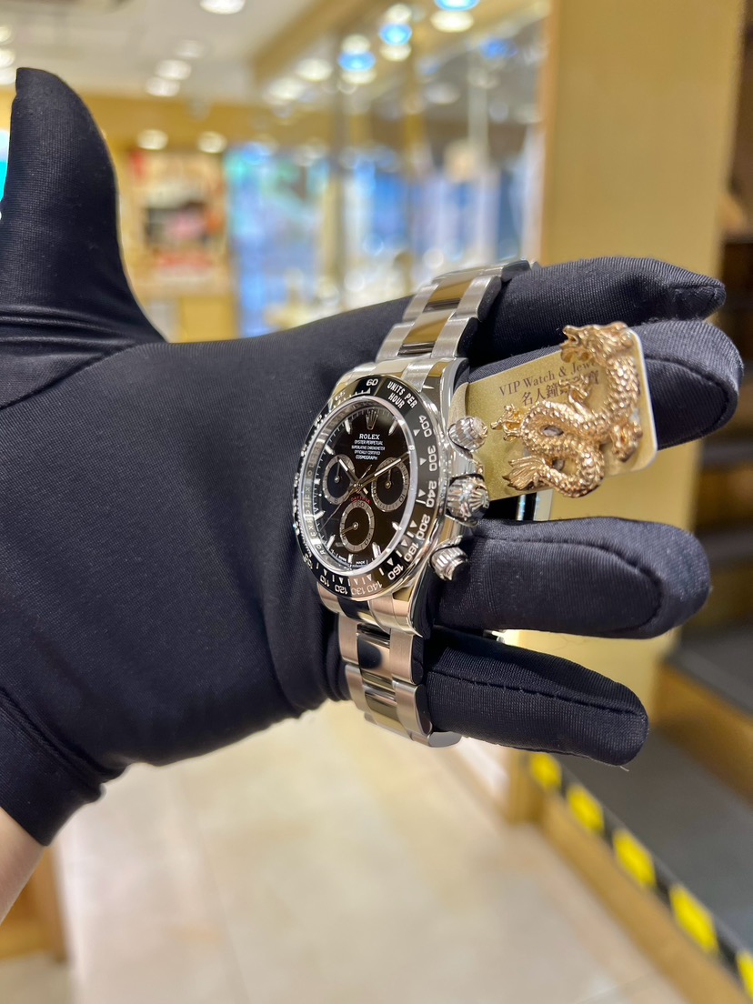 NEW ROLEX DAYTONA 126500LN-0002 BLACK PANDA