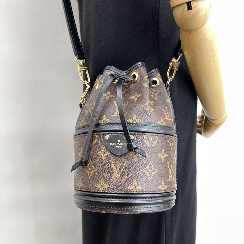★LOUIS VUITTON★ M83480 カノエ Canoé Monogram Canvas - Handbags M83480 | LOUIS VUITTON