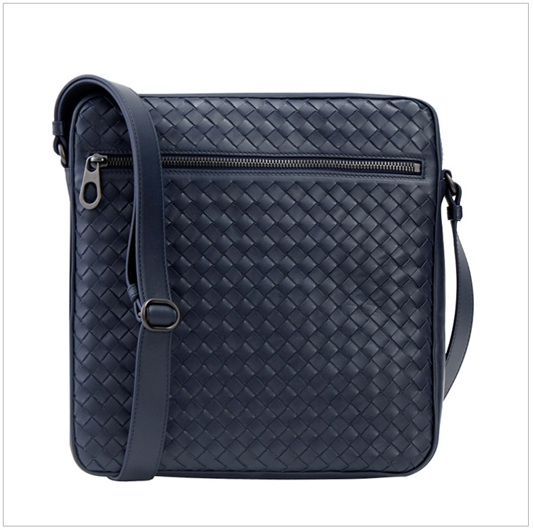 ショルダーバッグ Bottega Veneta Crossbody Bag Bottega Veneta // Black Leather Intrecciato Crossbody Bag