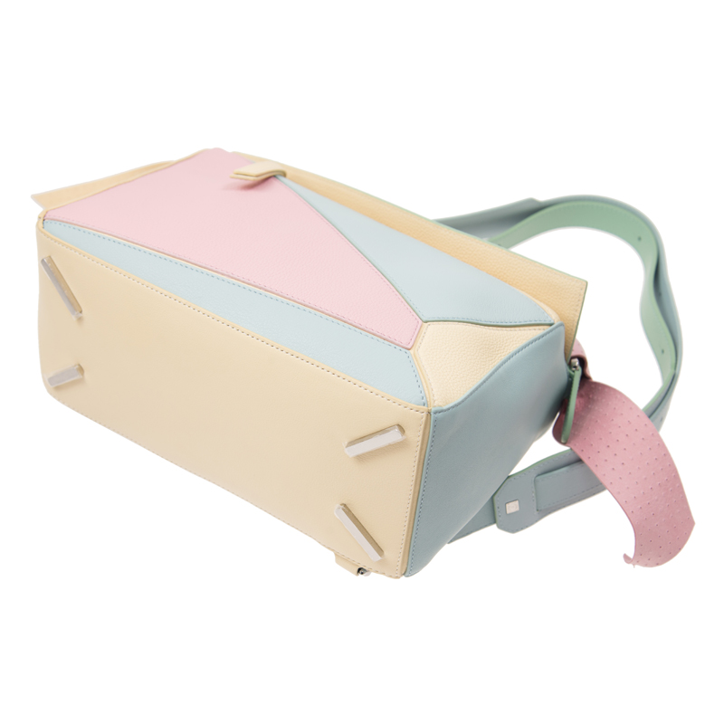 〜ASA〜新品未使用　LOEWE 手袋 LOEWE/罗意威】柔软光滑牛皮革Roll Top Sling 手袋B936Z75X01