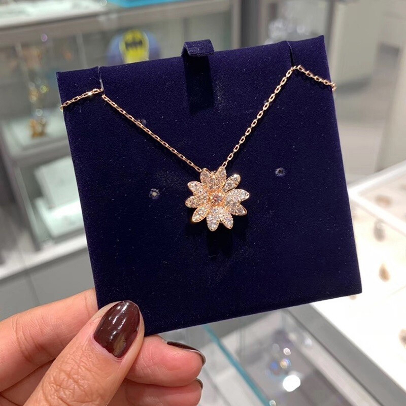 ローズゴールドSWAROVSKI Eternal Swarovski Eternal Flower Pendant Necklace, Rose Gold Tone