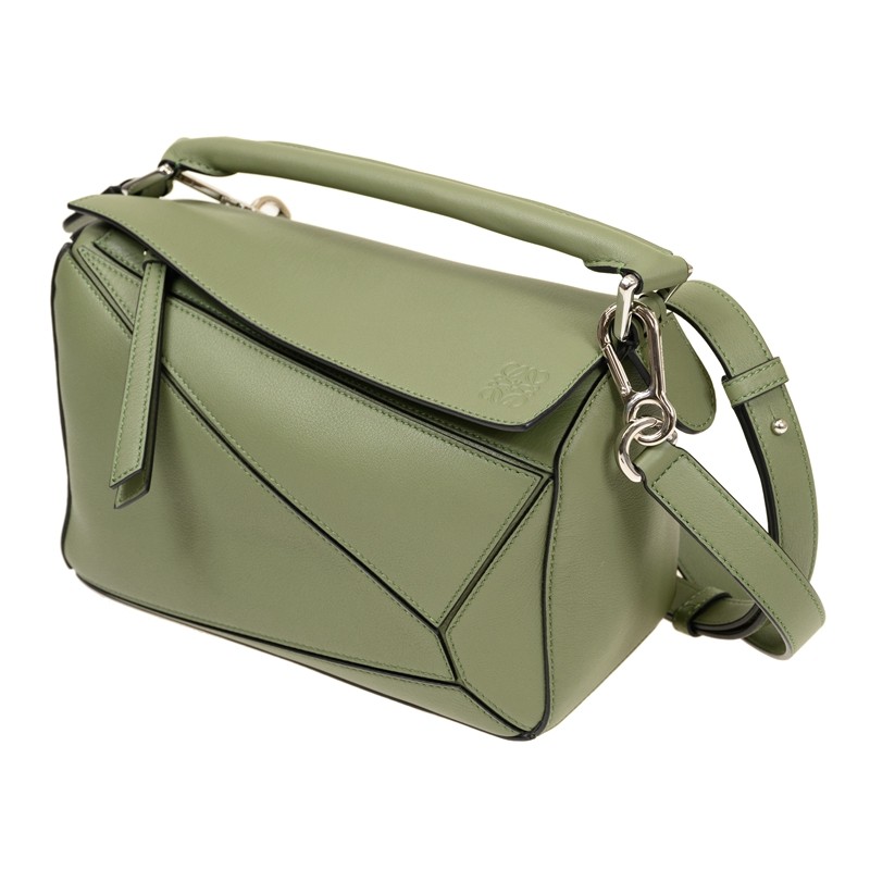 １点限り！VIPセール★累積売上総額第１位！┃LOEWE★A826303X03 LOEWE快閃減價低至6折！銀包折後$3,3XX、Dice