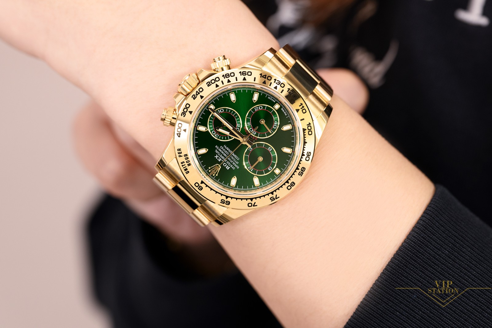 新品 ロレックス コスモグラフ デイトナ 18Kイエローゴールド グリーン