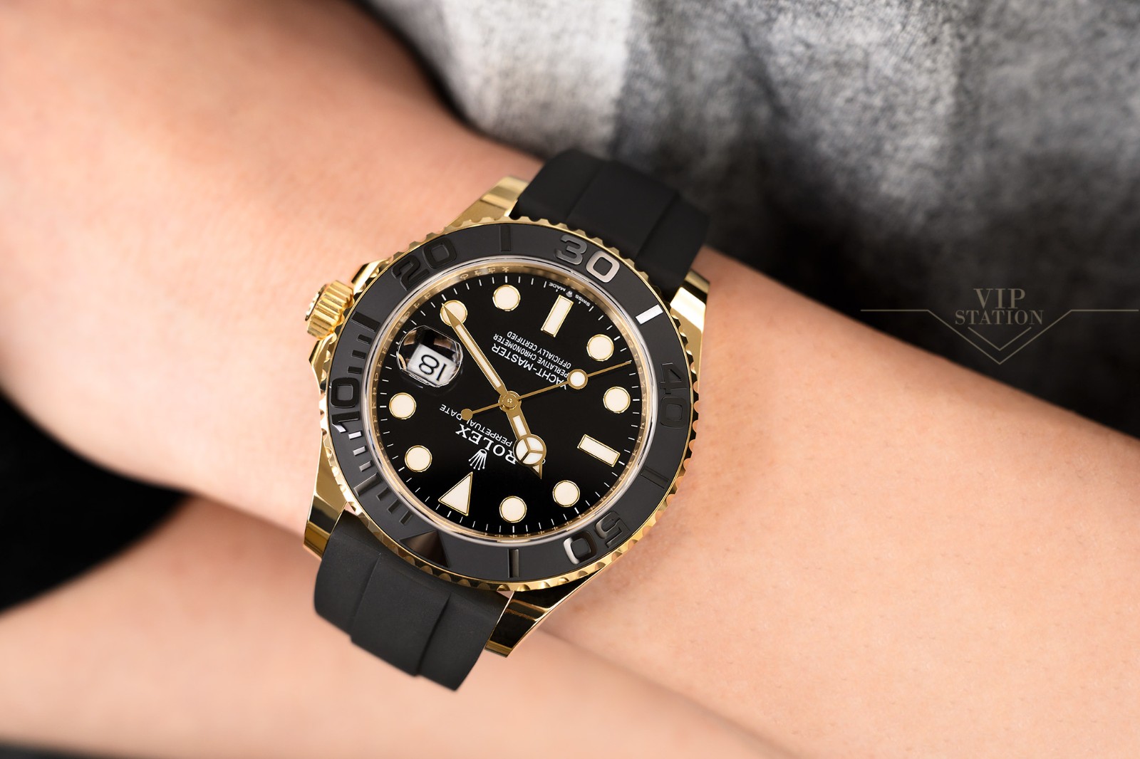 NEW ROLEX YACHT MASTER 226658-0001 BLACK OYSTERFLEX