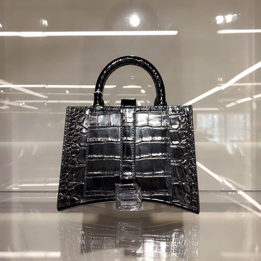 ハンドバッグ BALENCIAGA HAND BAG (8414582AB4W 1000) NEW BALENCIAGA BAGS 619668 1LR67 1000 SHOULDER BAG/CROSSBODY