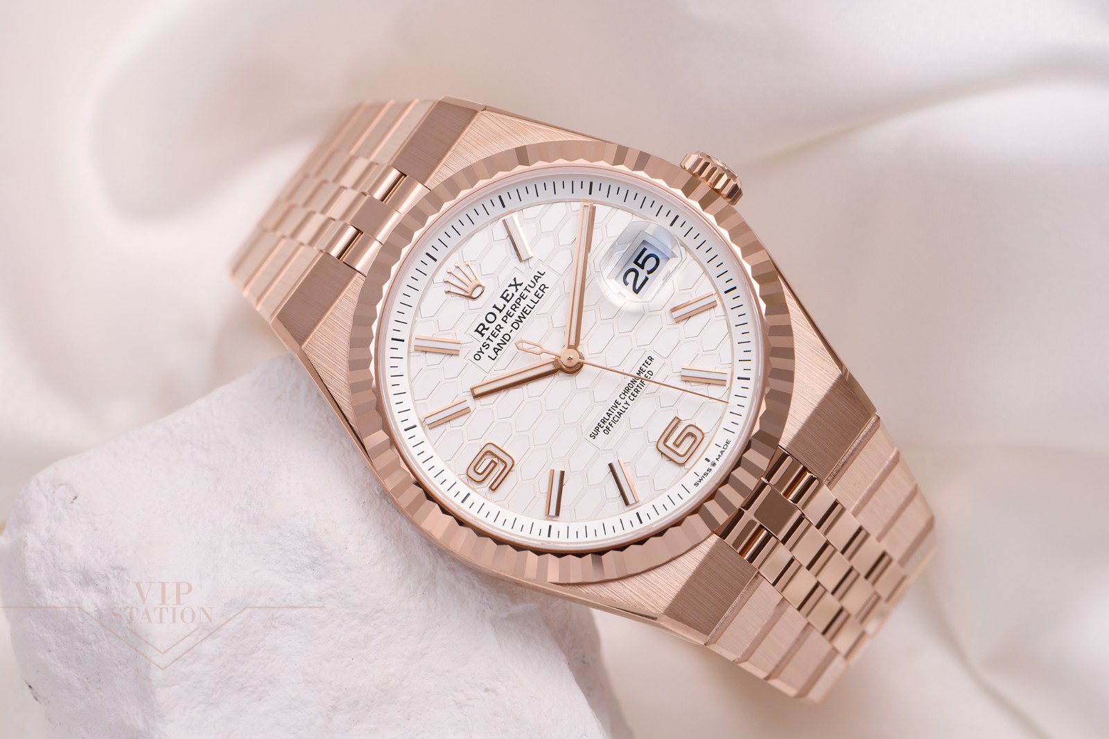 NEW ROLEX LAND-DWELLER 127335-0001